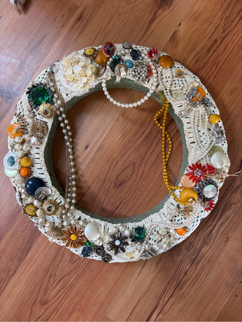 Vintage Brooch Art Wreath Project